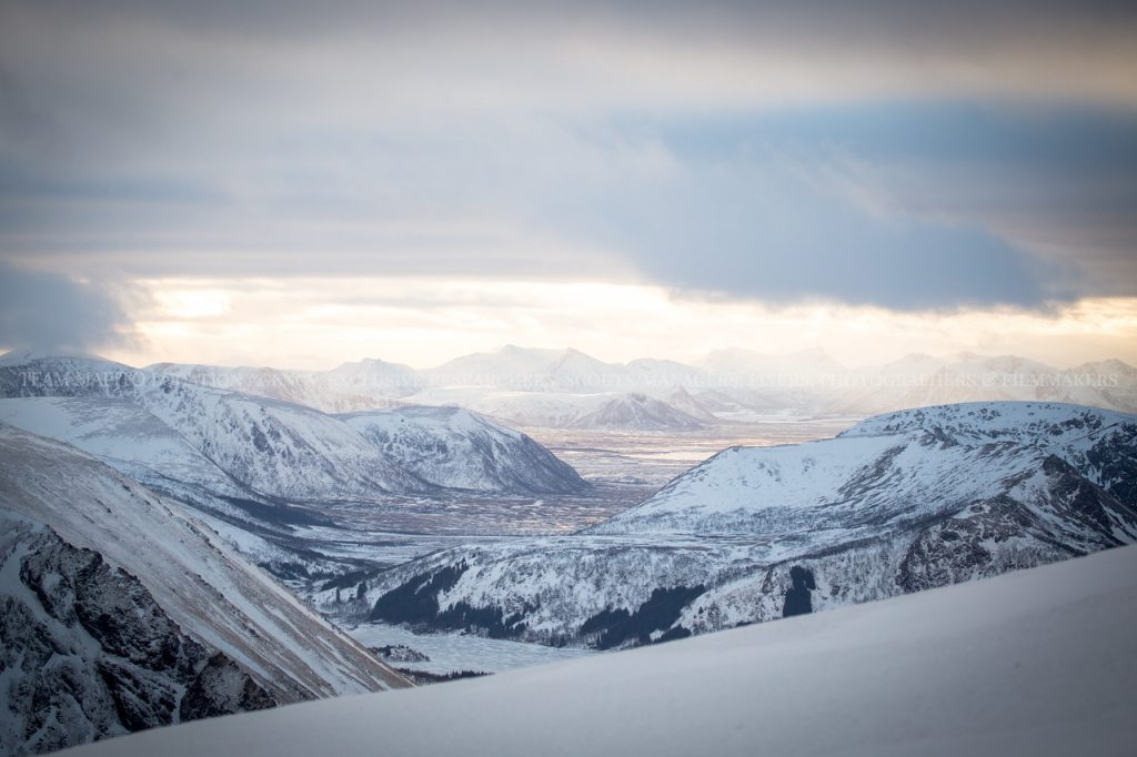MAPITO Winter Mountain View Landscape